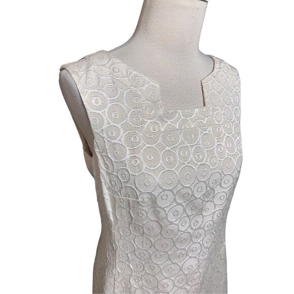 Nine West Off White Gold Sleeveless Shimmery Brocade Mod Style Dress Size 4 - Picture 2 of 5